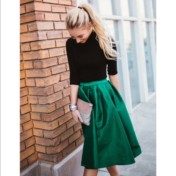 Dresses & Skirts - M🆕emerald green umbrella skirt gorgeous